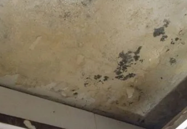阿克苏地阳台漏水维修公司分享下阿克苏地卫生间渗水维修需要注意哪些问题。